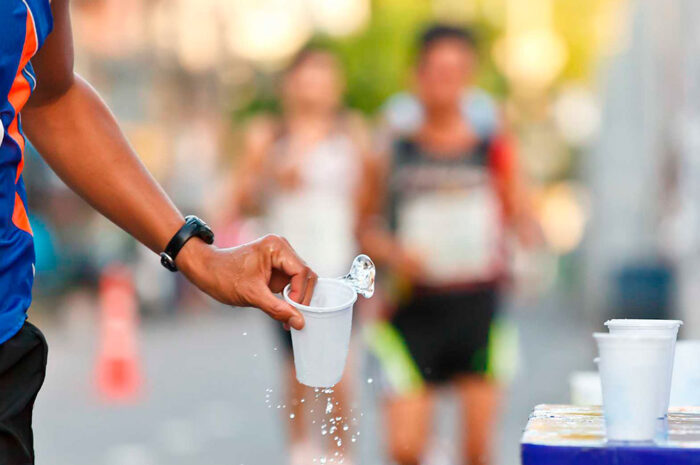 Beber mucha agua en una maratón, ¿es beneficioso?