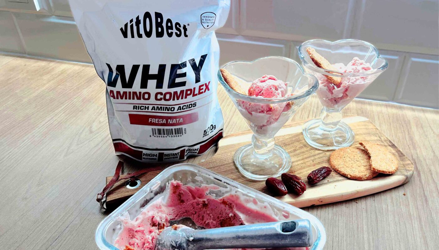 Helado cheesecake de fresa