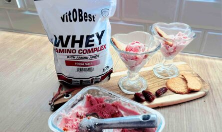 Helado cheesecake de fresa
