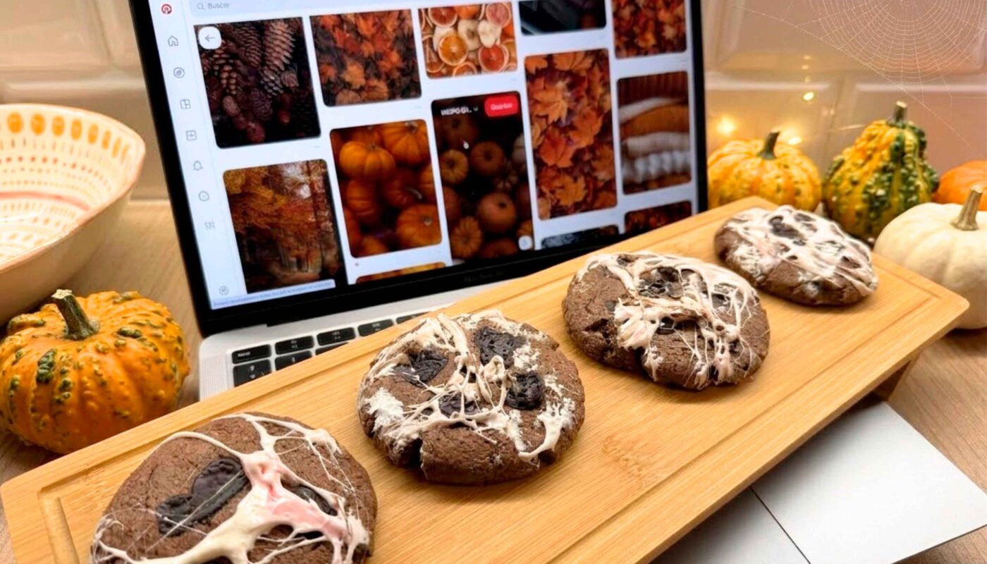 Monster Protein Cookies de chocolate para Halloween.
